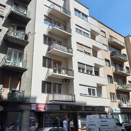 Fornax Home With Balcony Budapest Exteriör bild