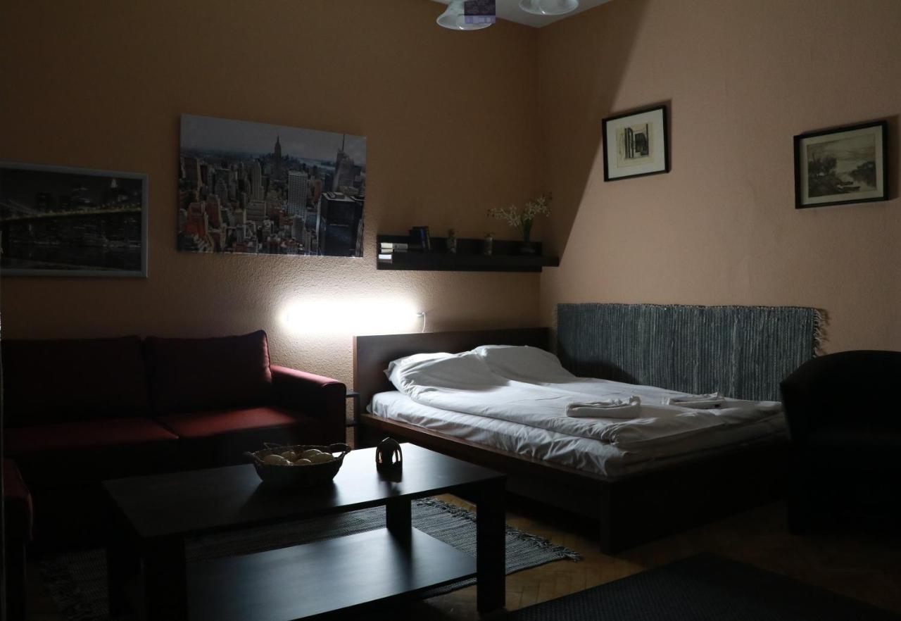 Fornax Home With Balcony Budapest Exteriör bild